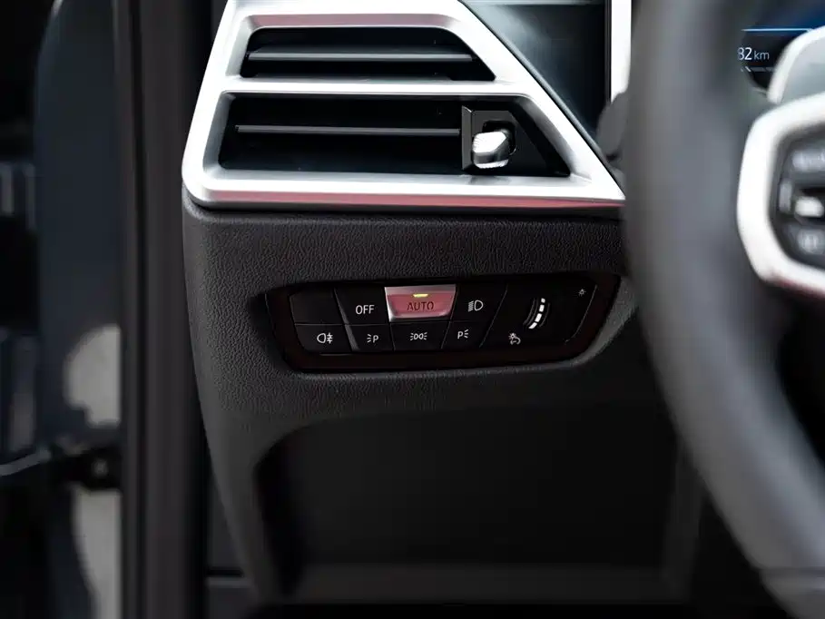 BMW 4 Series 2025 — фото 17