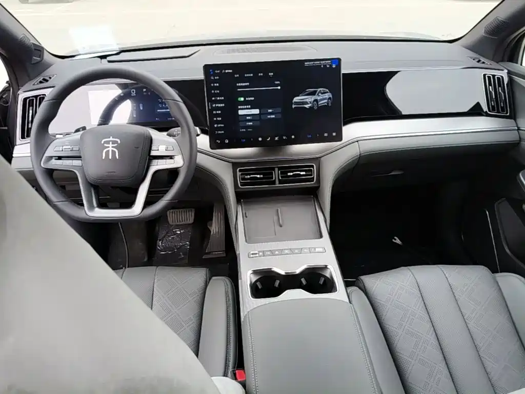 BYD L DM-i 2026 — фото 10