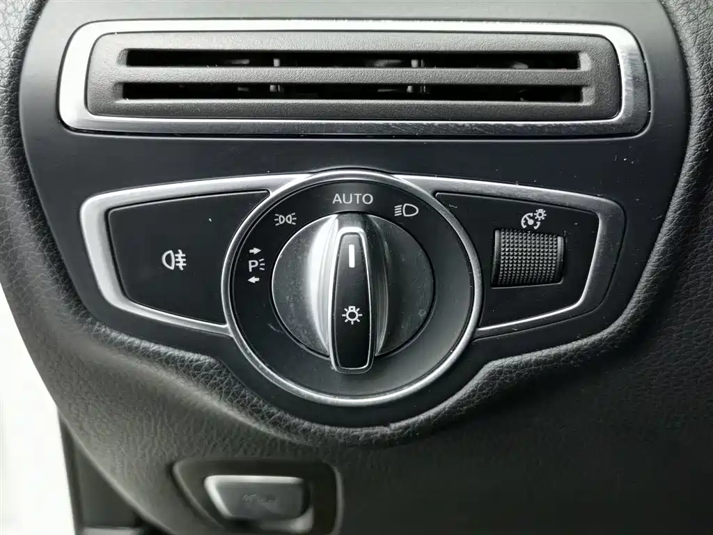 Mercedes-Benz GLC 2018 — фото 21