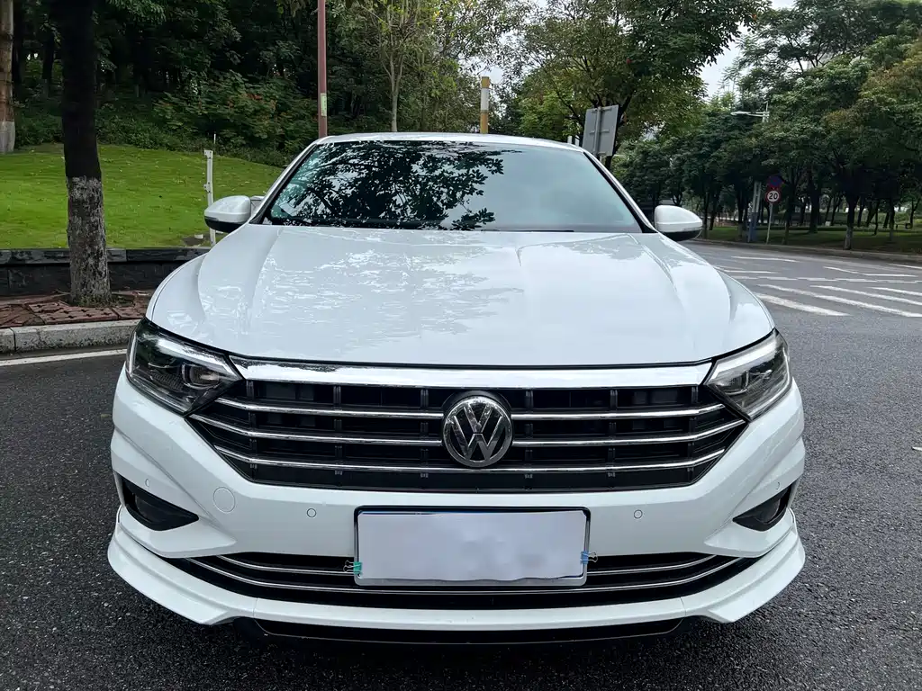 Volkswagen Sagitar 2019