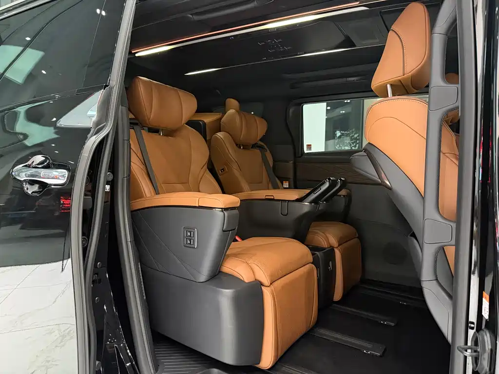 Toyota Alphard 2025 — фото 12