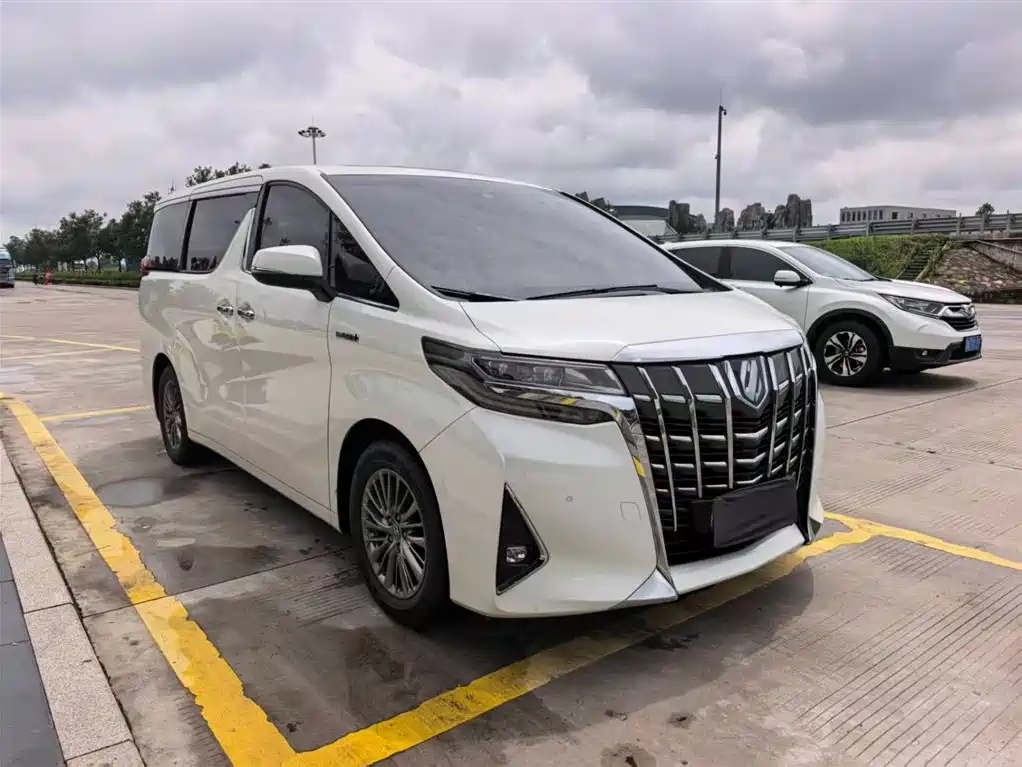 Toyota Alphard 2021 — фото 1