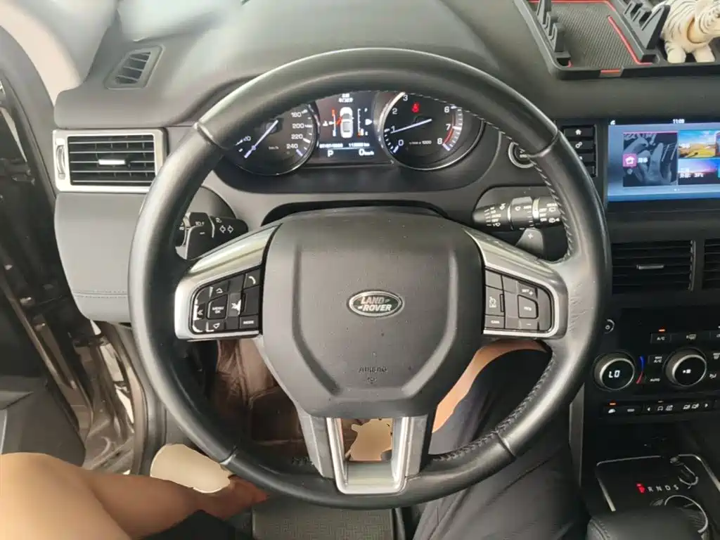 Land Rover Discovery Sport 2016 — фото 11