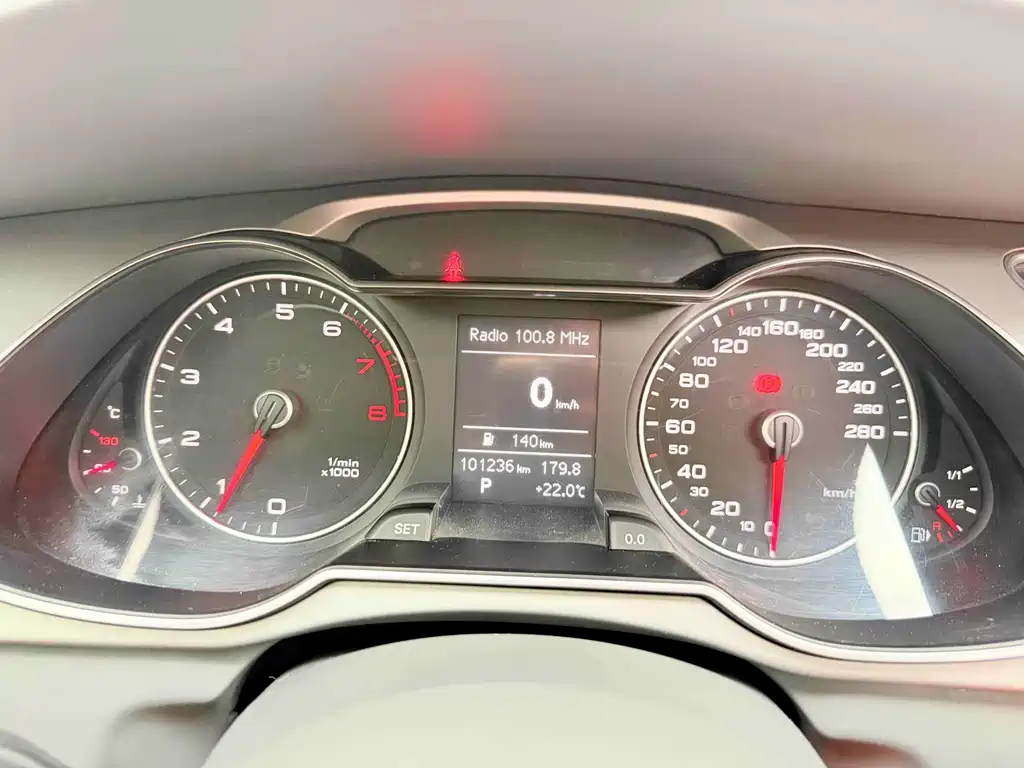 Audi A4L 2015 — фото 18
