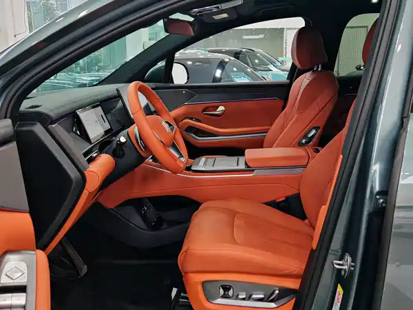 BYD Tang L 2025