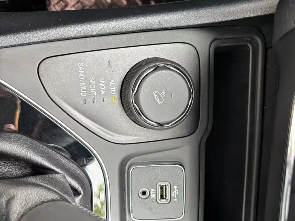 Jeep Cherokee 2019 — фото 27