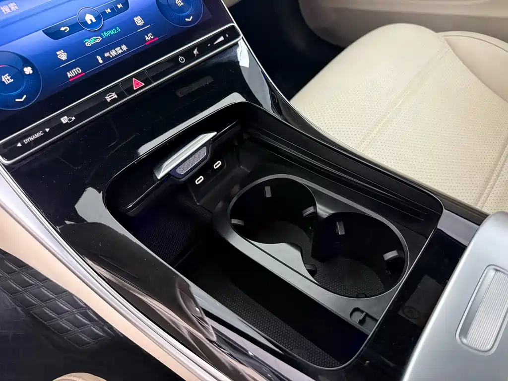 Mercedes-Benz C-Class 2022 — фото 12