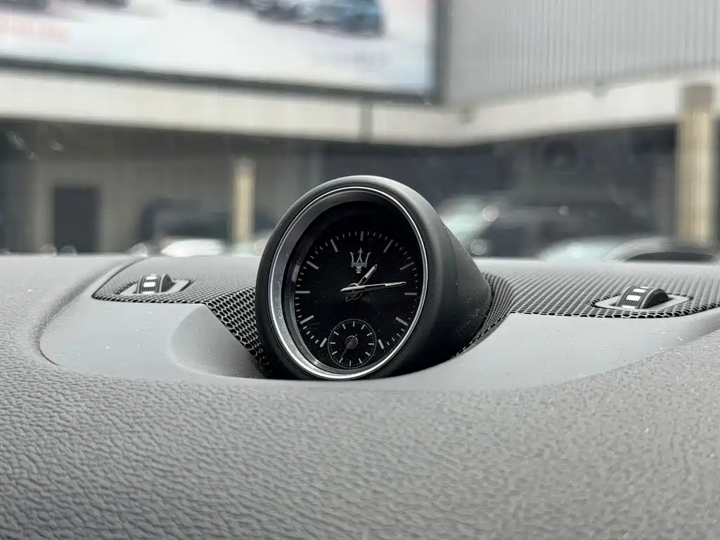 Maserati Levante 2021 — фото 16