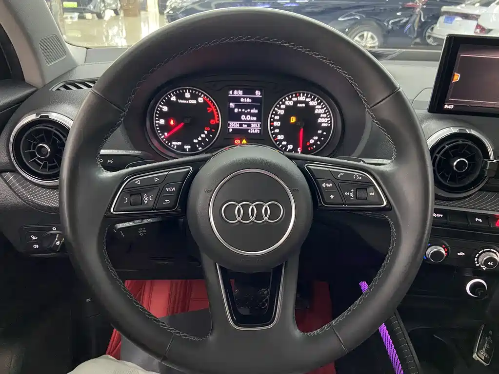 Audi Q2L 2022 — фото 13