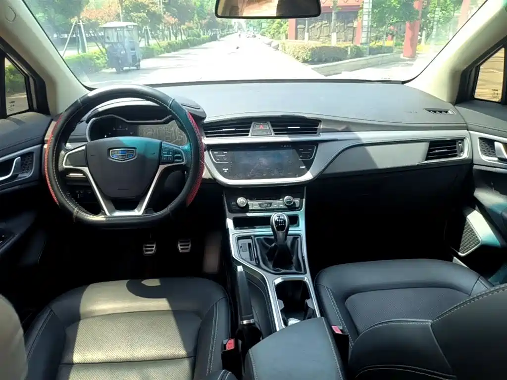 Geely Emgrand GS 2018 — фото 10