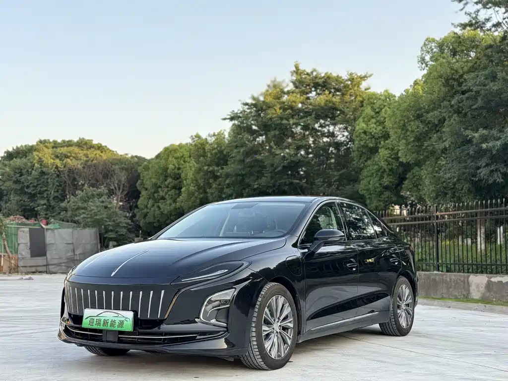 Hongqi E-QM5 2023