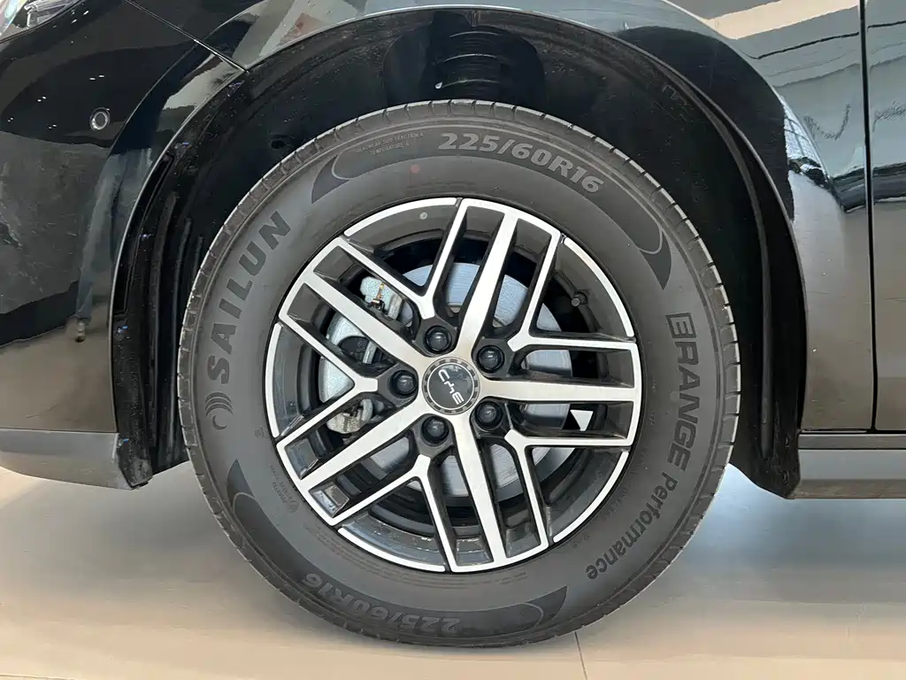 BYD Seal 05 DM-i 2025 — фото 15
