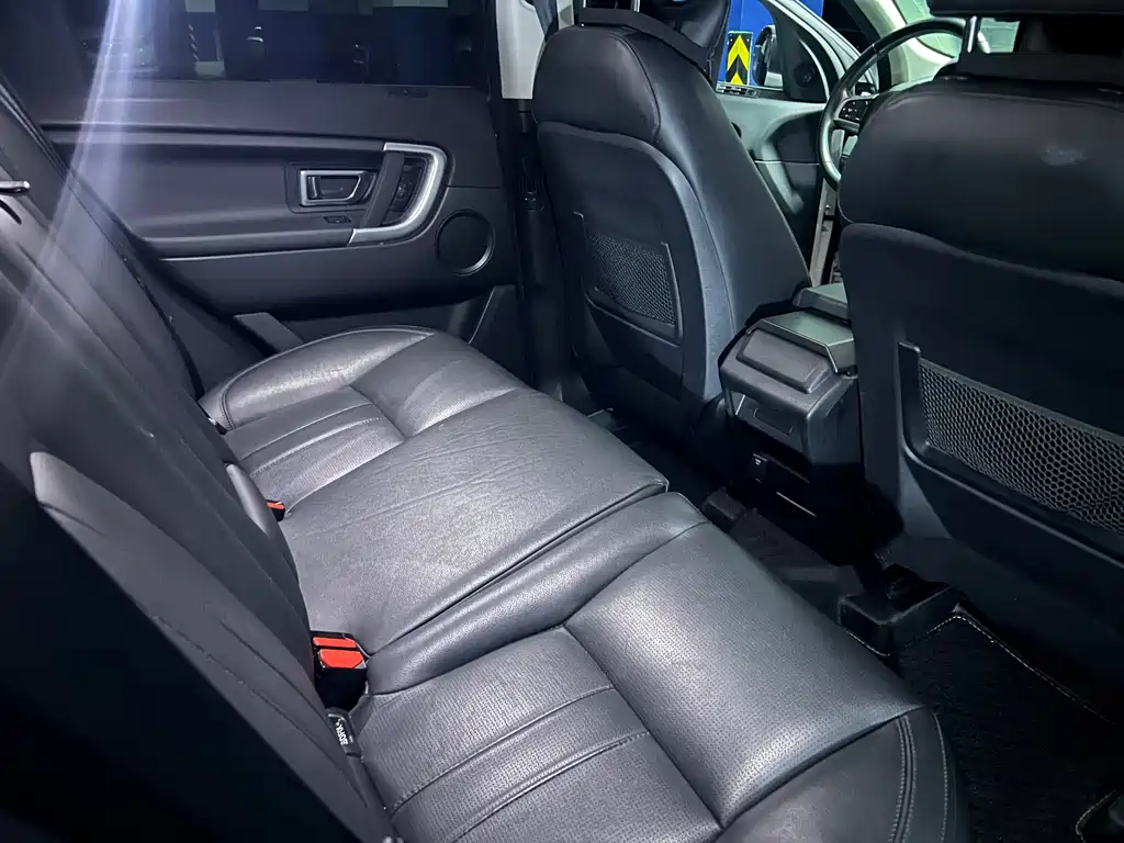 Land Rover Discovery Sport 2017 — фото 12