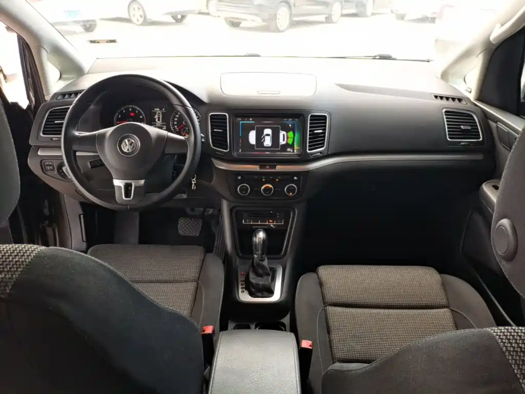 Volkswagen Sharan 2017 — фото 10