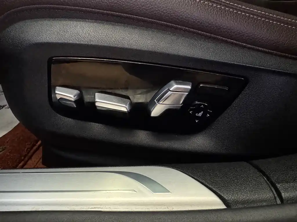 BMW 7 Series 2018 — фото 15