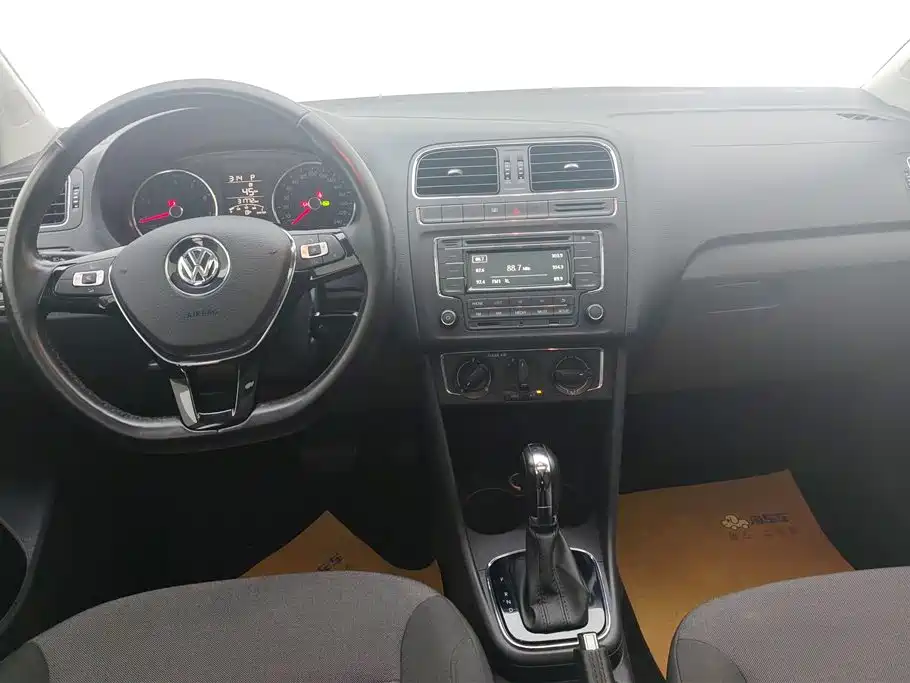 Volkswagen Polo 2018 — фото 12