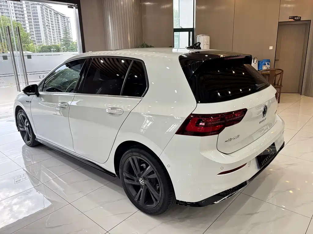 Volkswagen Golf 2024