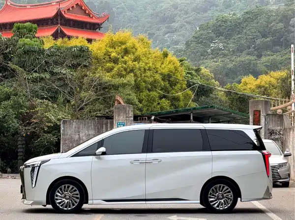 GAC Trumpchi M8 2023