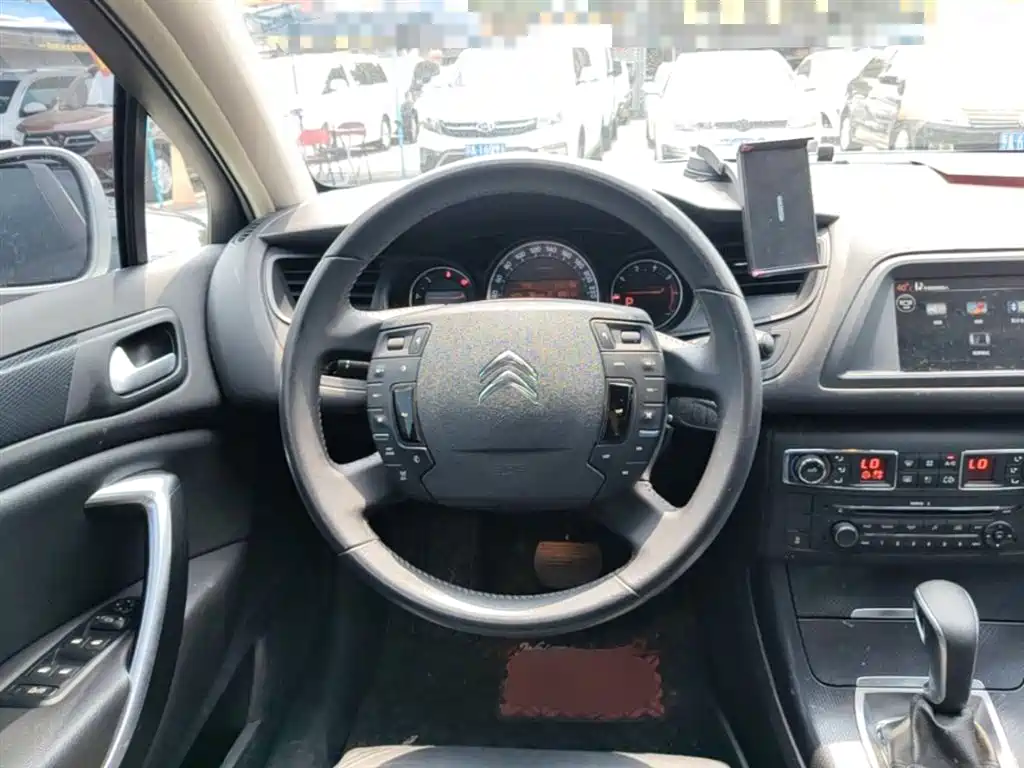 Citroen C5 2015 — фото 11