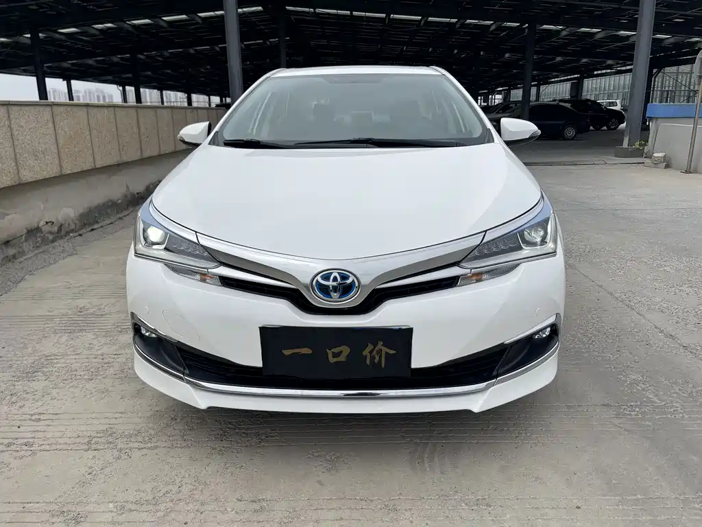 Toyota Corolla 2016 — фото 2