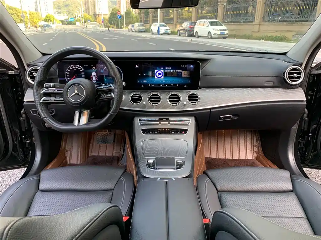 Mercedes-Benz E-Class 2022 — фото 18