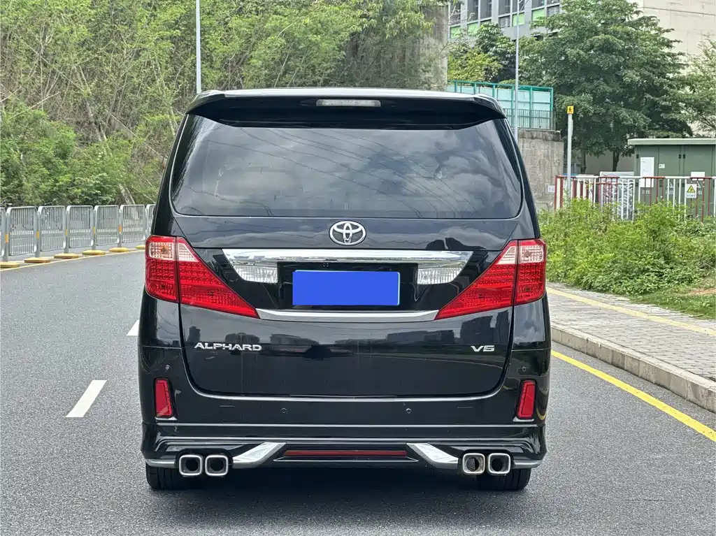 Toyota Alphard 2010 — фото 9