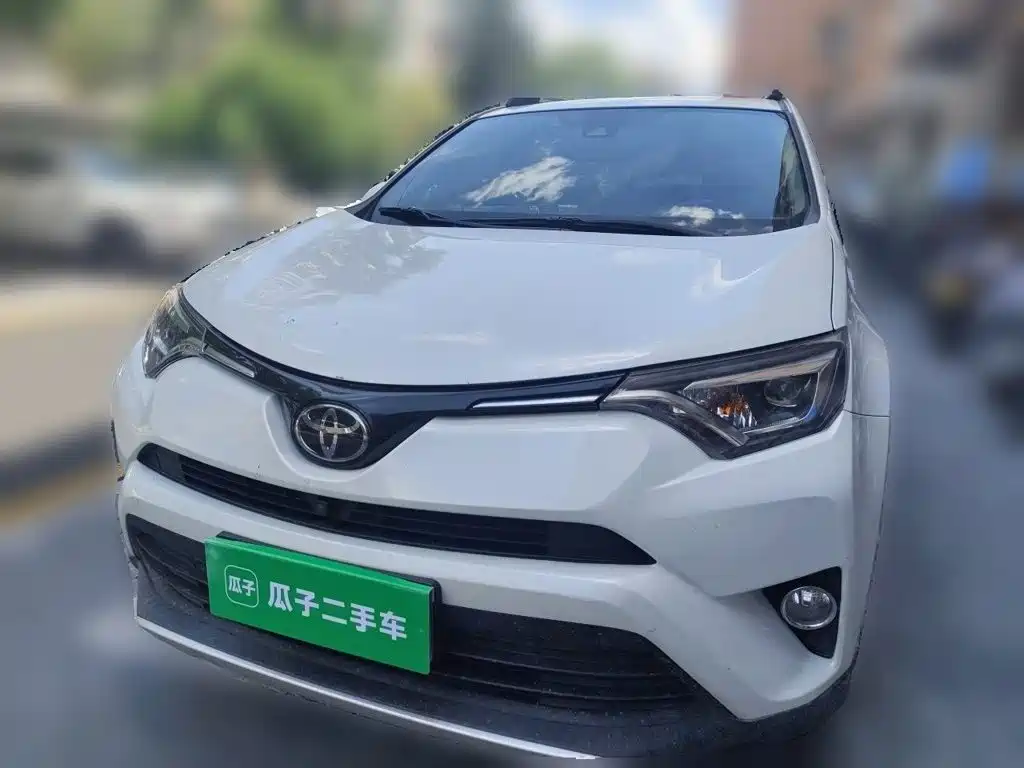 Toyota RAV4 2019 — фото 24