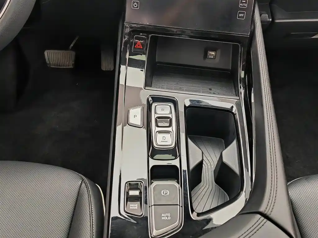 Hyundai Custo 2025 — фото 13