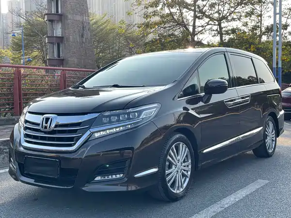 Honda Elysion 2016