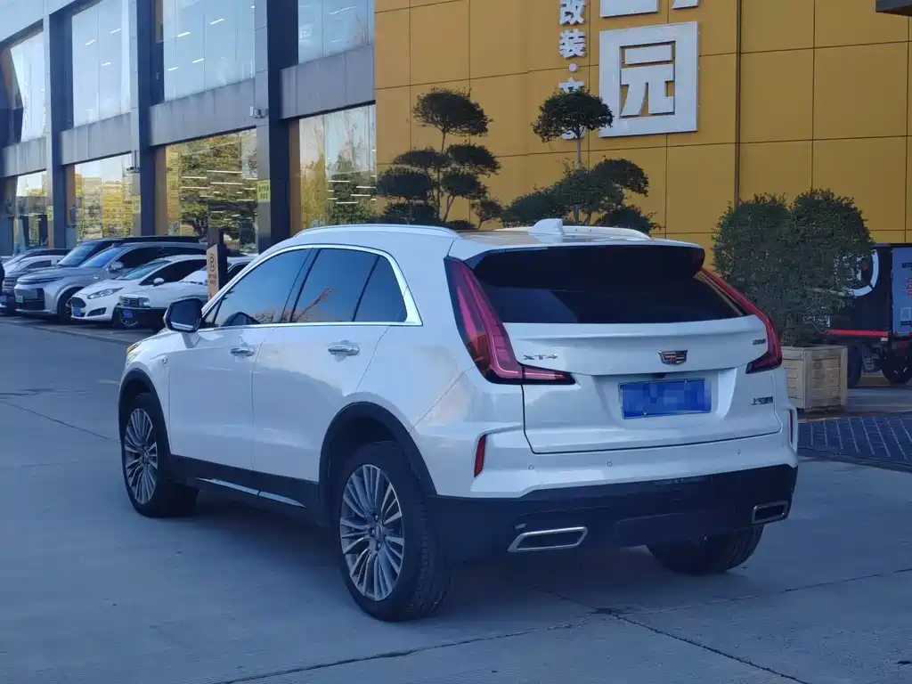 Cadillac XT4 2025 — фото 8