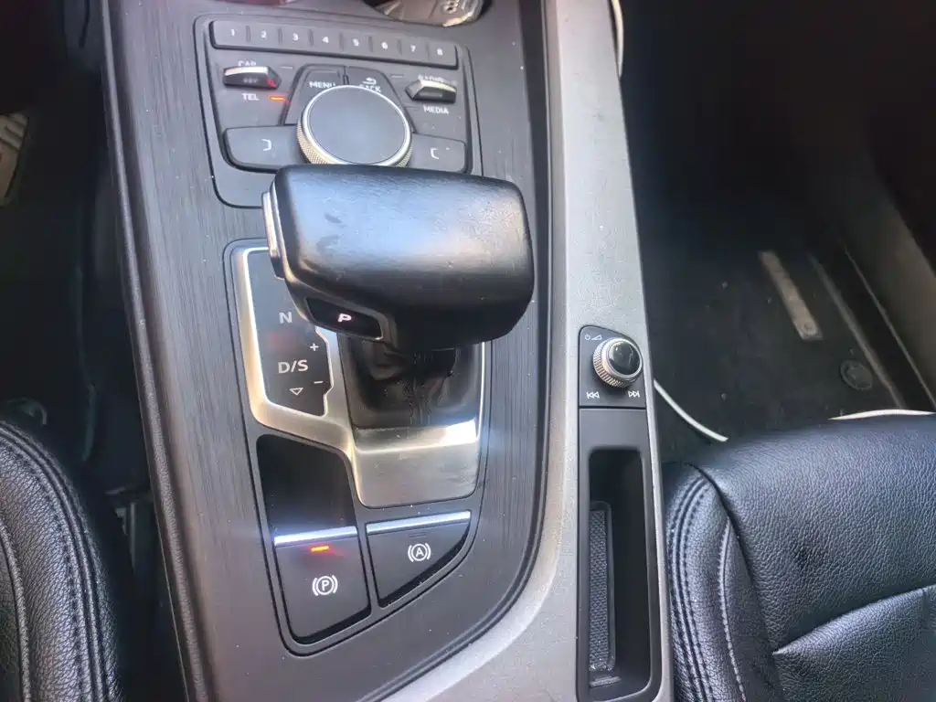 Audi A4L 2017