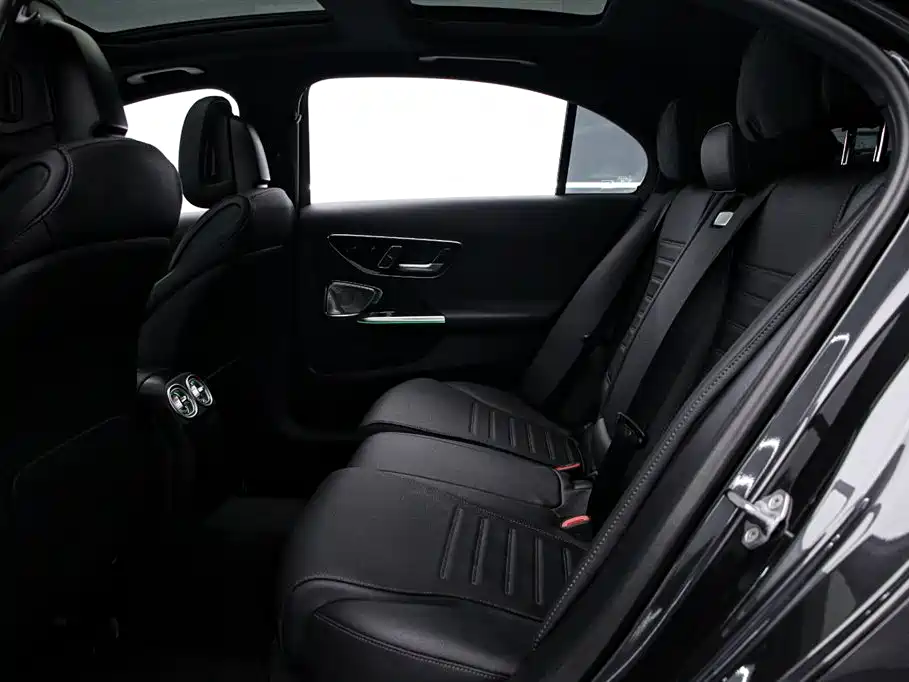 Mercedes-Benz C-Class 2022 — фото 14