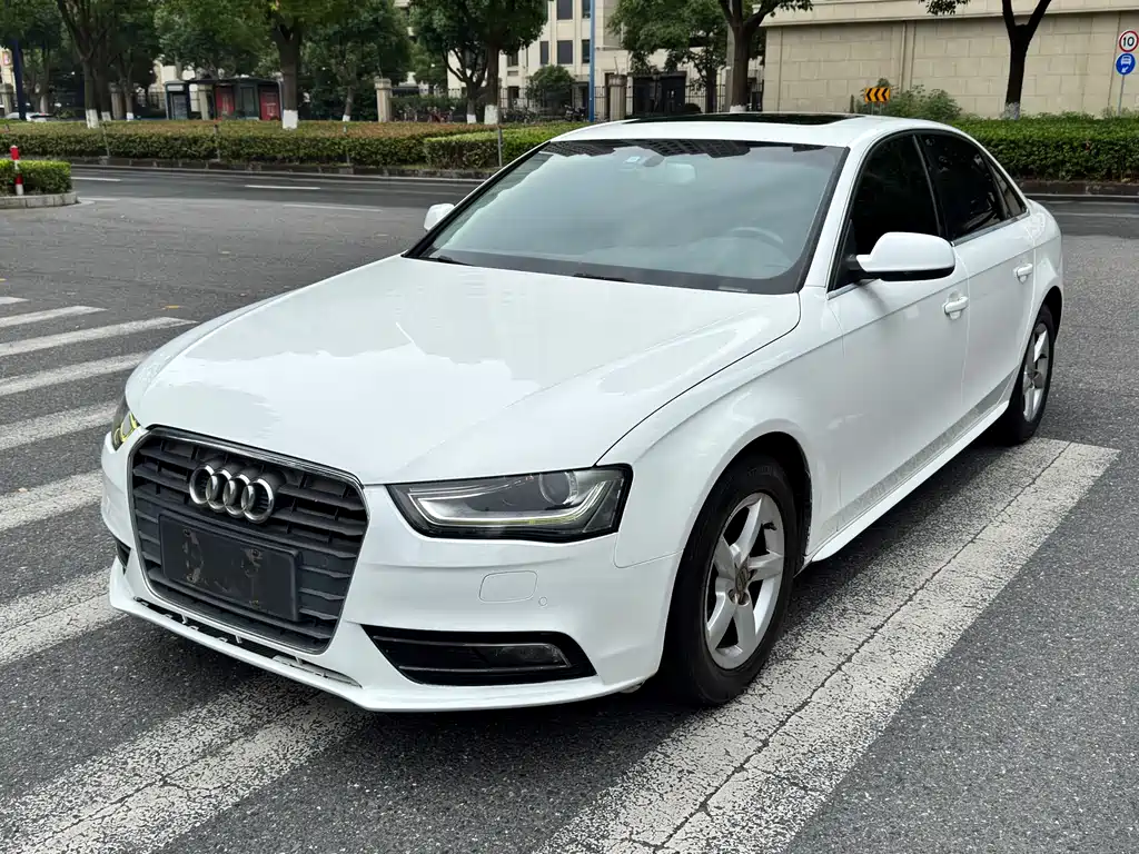 Audi A4L 2014 — фото 1