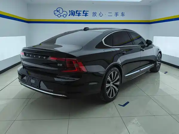 Volvo S90 2024
