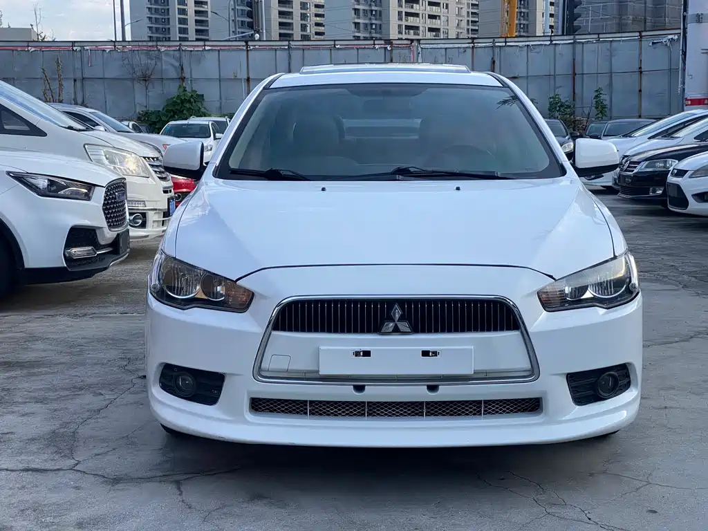 Mitsubishi Lancer EX 2013
