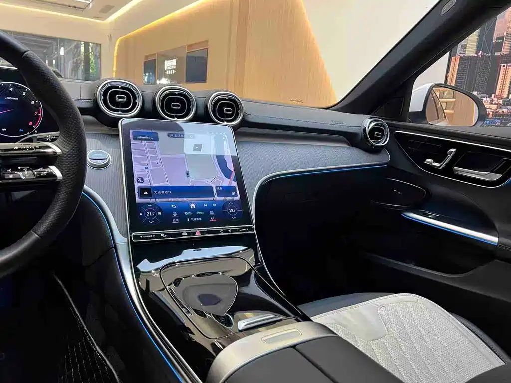 Mercedes-Benz C-Class 2023 — фото 10