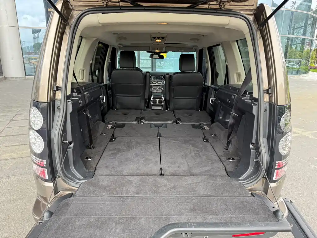 Land Rover Discovery 2014 — фото 17