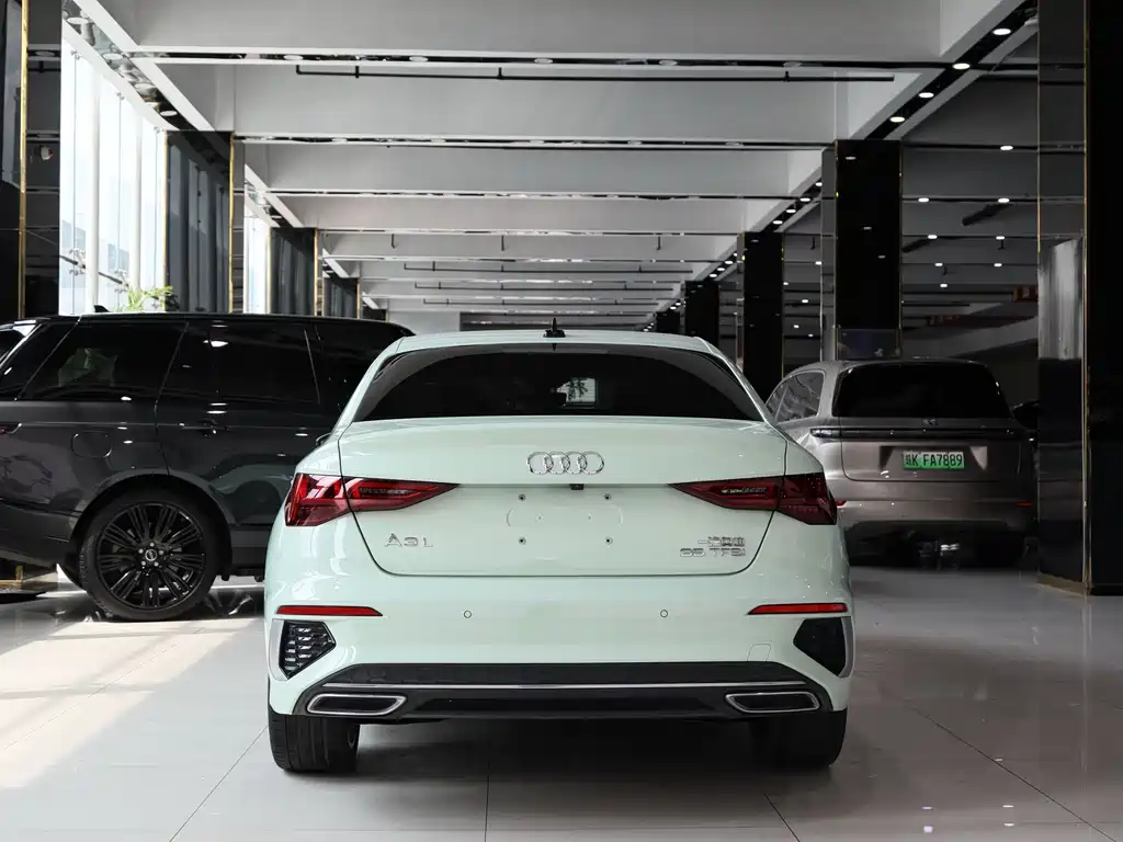 Audi A3 2023 — фото 17