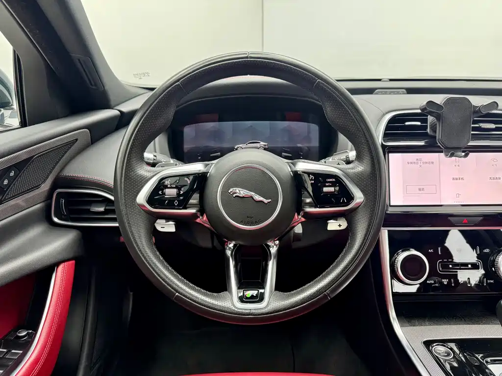 Jaguar XEL 2022 — фото 16