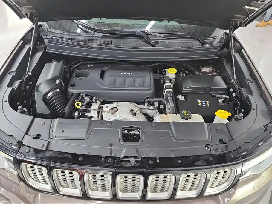 Jeep Grand Commander 2019 — фото 10