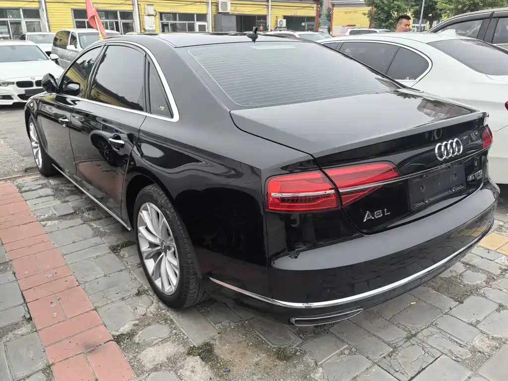 Audi A8 2016 — фото 8