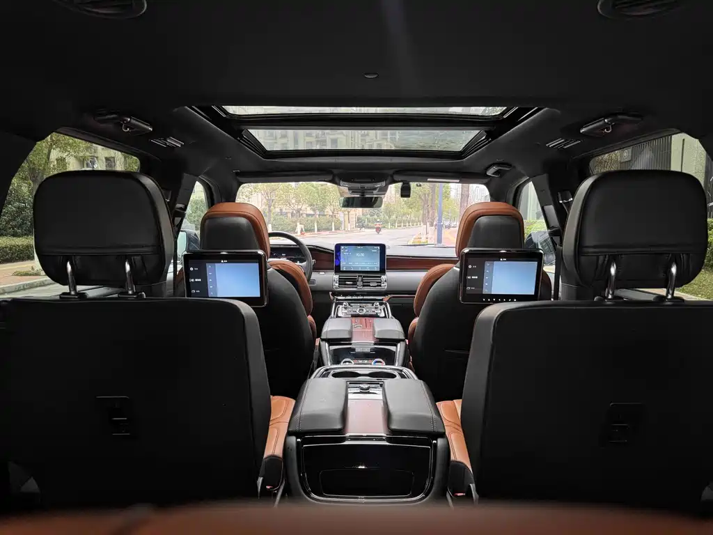Lincoln Navigator 2019 — фото 13