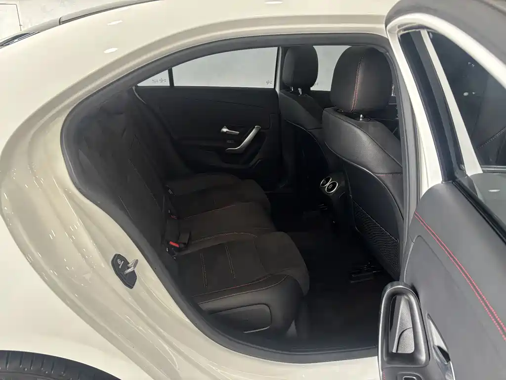 Mercedes-Benz A-Class 2025 — фото 24
