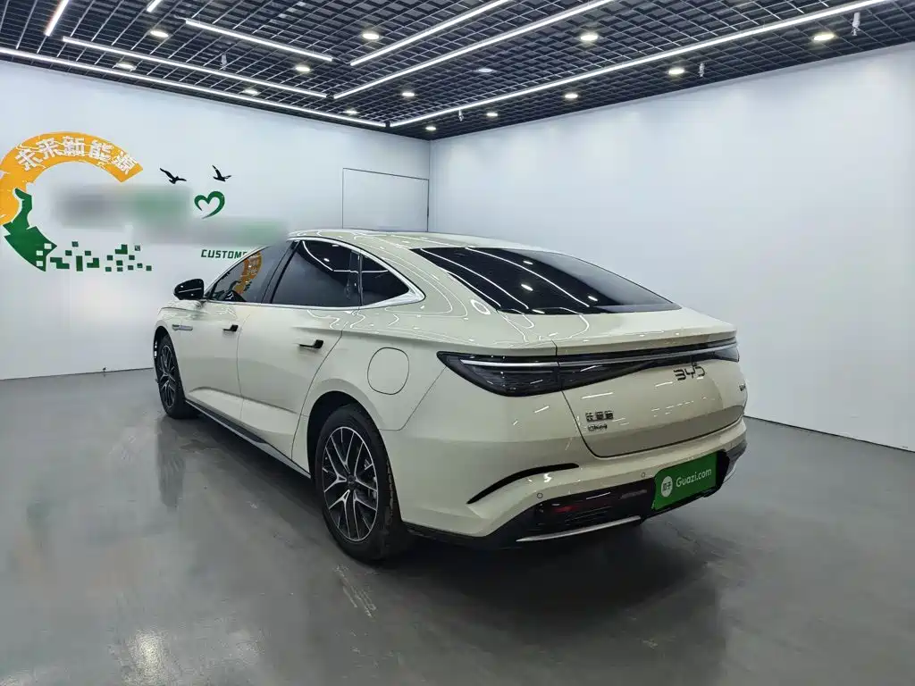 BYD Seal 07 DM-i 2025 — фото 9