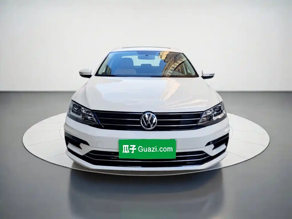 Volkswagen Sagitar 2018