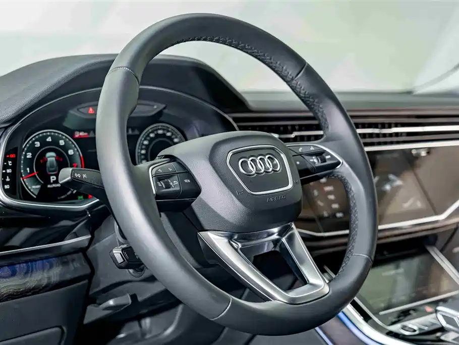 Audi Q8 2021 — фото 11