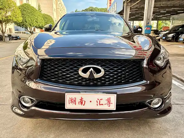 Infiniti QX70 2015