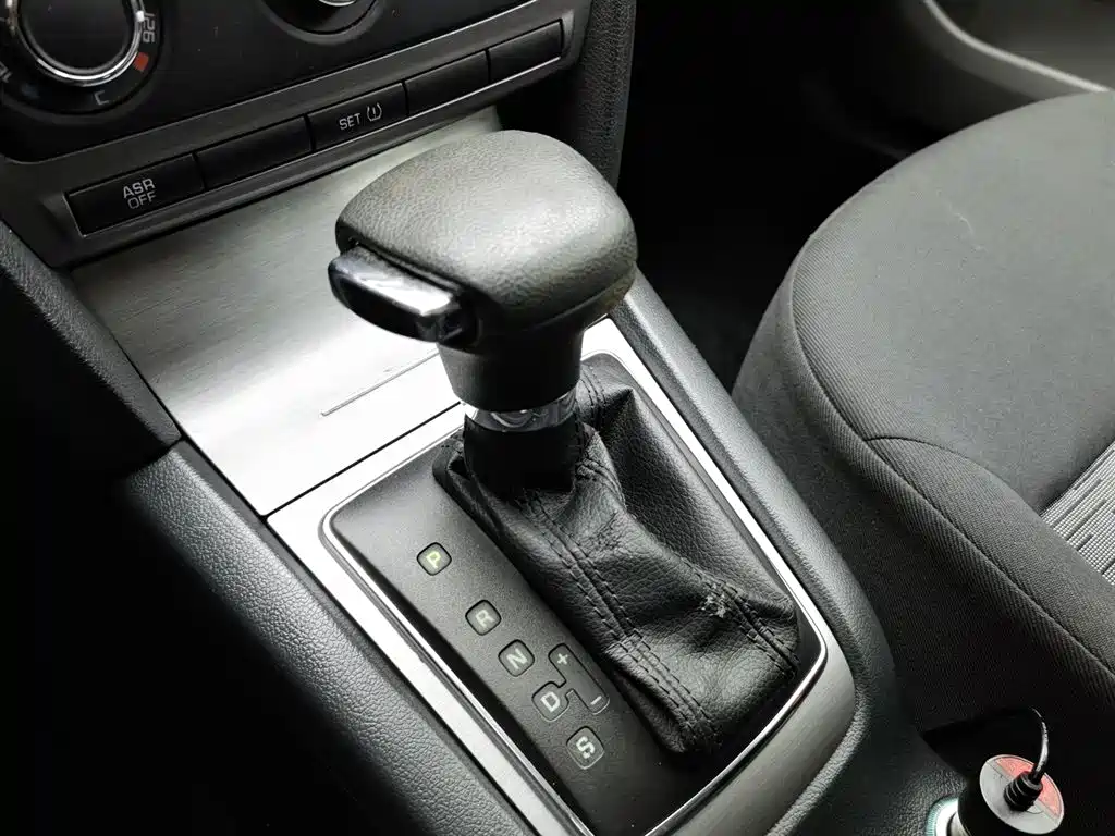 Skoda Octavia 2012 — фото 13
