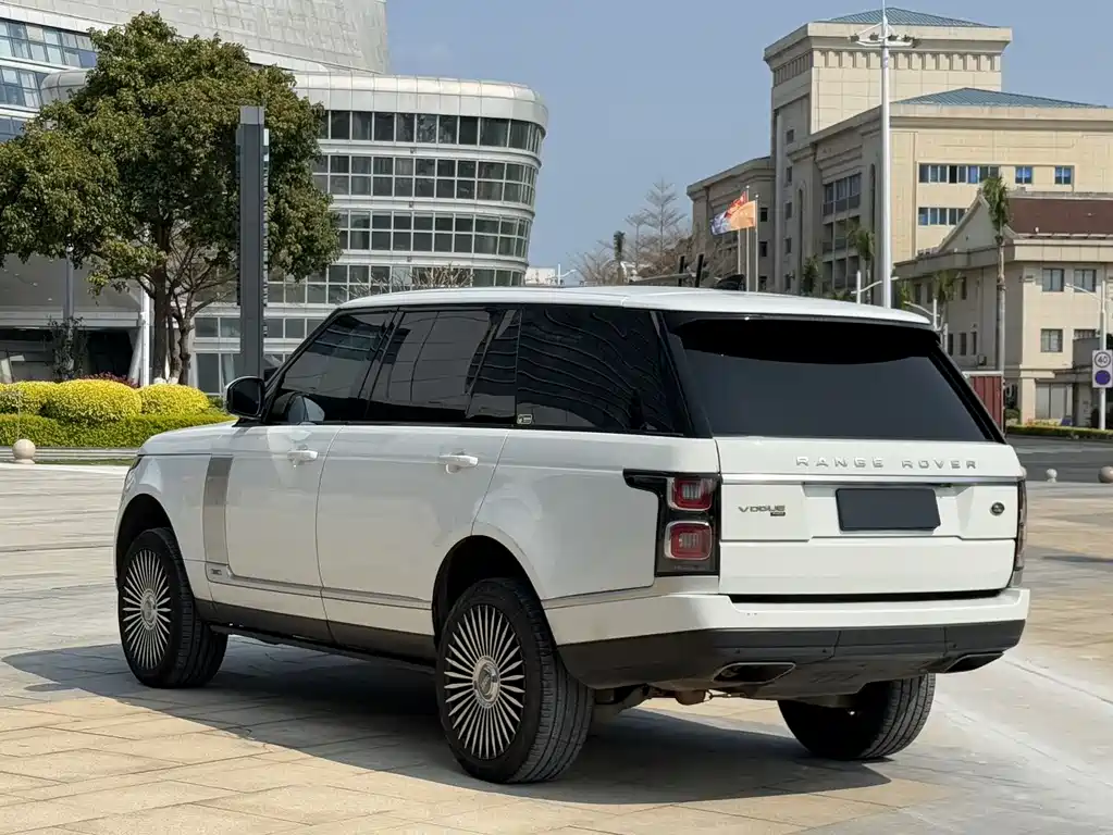 Land Rover Range Rover 2020 — фото 7