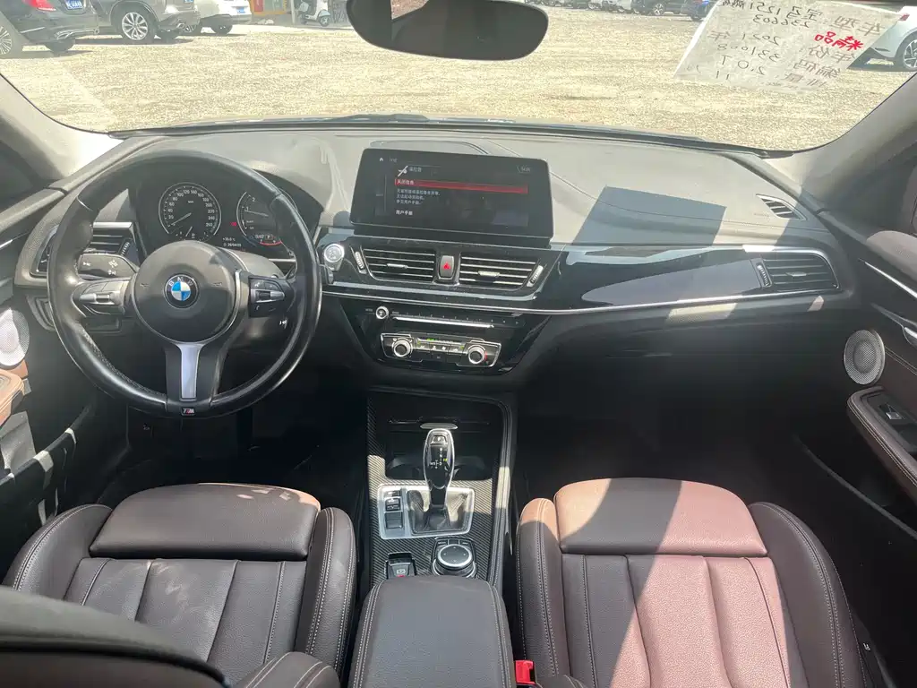 BMW 1 Series 2021 — фото 10